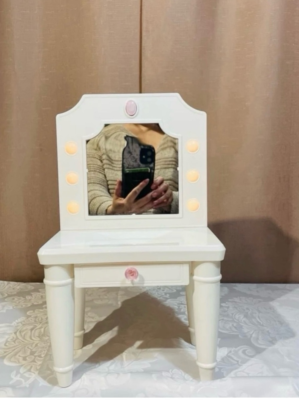 My Life White Vanity & Desk Playset with lots of Accessories GUC - Picture 2 of 5
